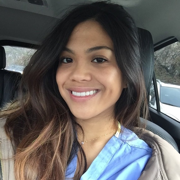 Meet your Posher, Julieanne - Picture 2 of 3